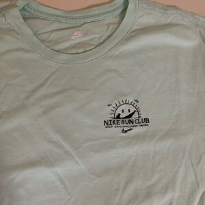 Nike sun club t shirt